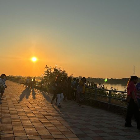 Royal Mekong Riverside Hotel Нонгкхай Экстерьер фото